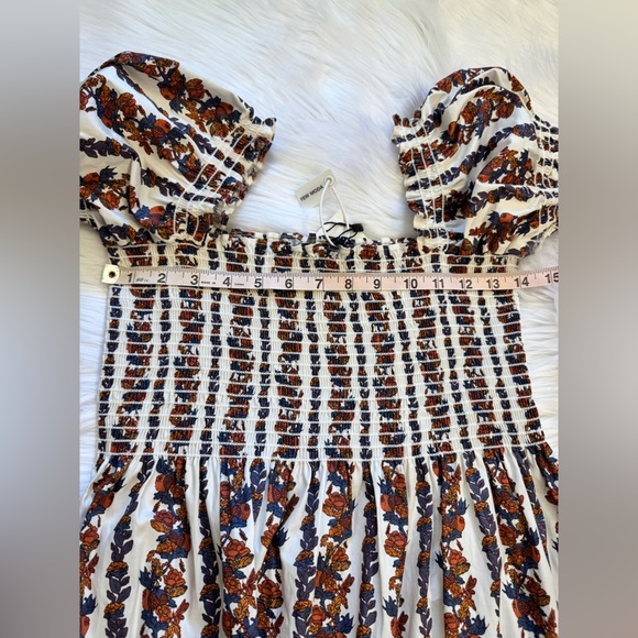 NWT O.P.T Daphne multi Floral Smocked Short Sleeve Maxi Dress L - Picture 7 of 11